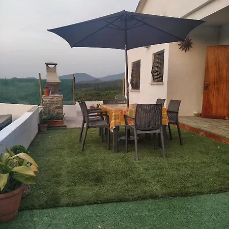 Apartamento Con Jardin Ca La Nena Morena Holiday home